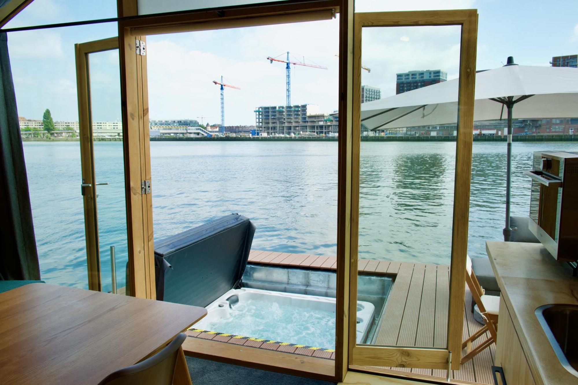 Wikkelboats At Floating Rotterdam Rijnhaven Villa Dış mekan fotoğraf